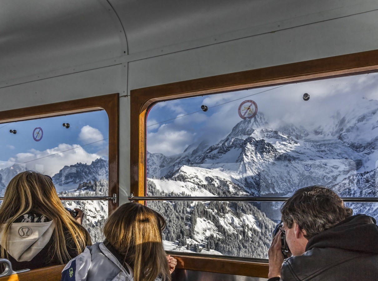 Mollow a créé une page "Montagne en train" - Depositphotos @razvanphoto