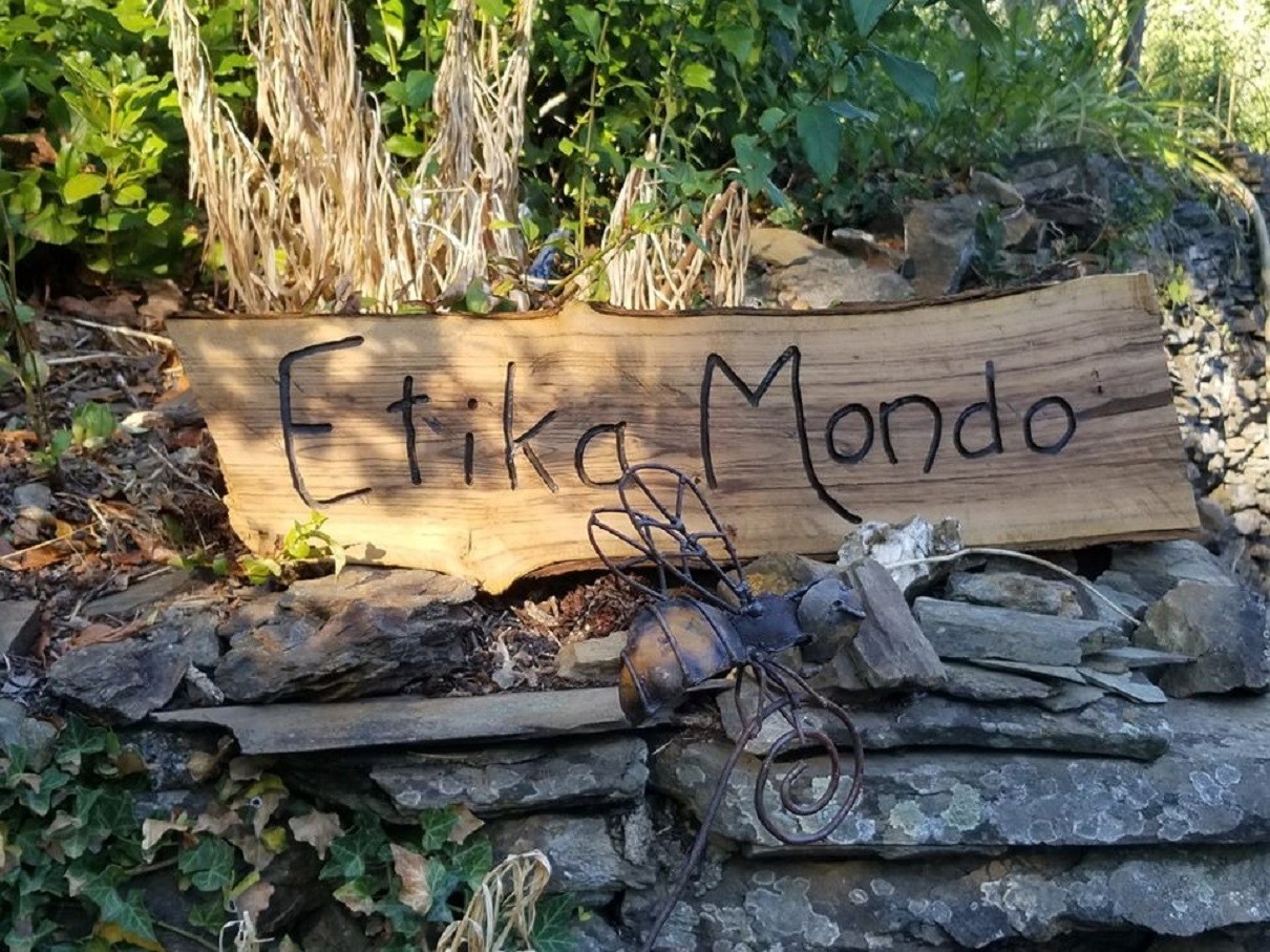 Panneau Etika Mondo